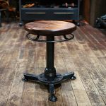 ウッド座面の「GANZ FACTORY STOOL」