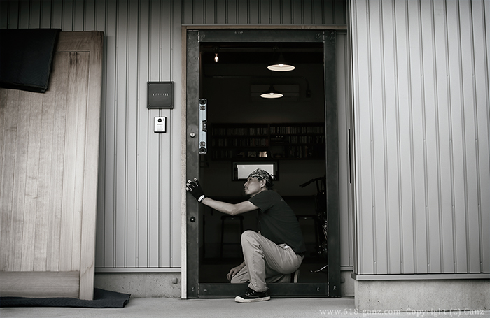 製作中のアイアンドアの仮合わせの様子