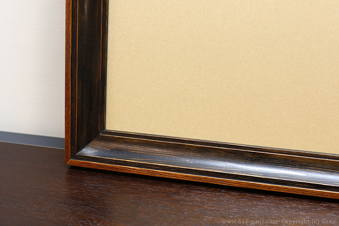 ツートンカラーでまとめたフレーム